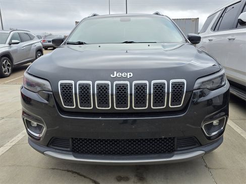 Used 2019 Jeep Cherokee Limited image 2
