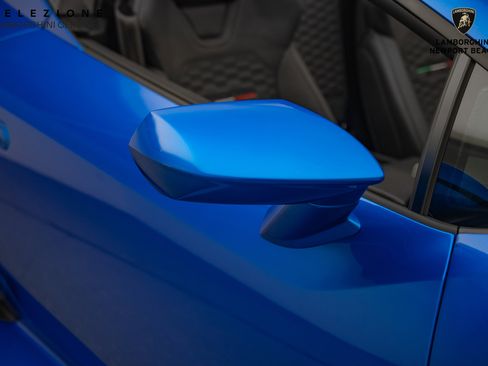 Used 2024 Lamborghini Huracan EVO image 4