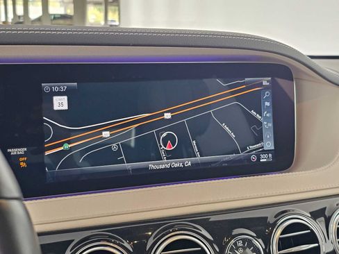 Used 2018 Mercedes-Benz S 560 Sedan image 25