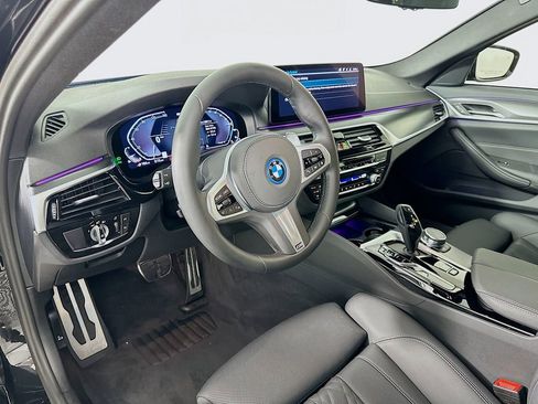 Certified 2023 BMW 530e w/ M Sport Package image 9