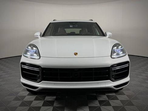 Used 2022 Porsche Cayenne Turbo image 7