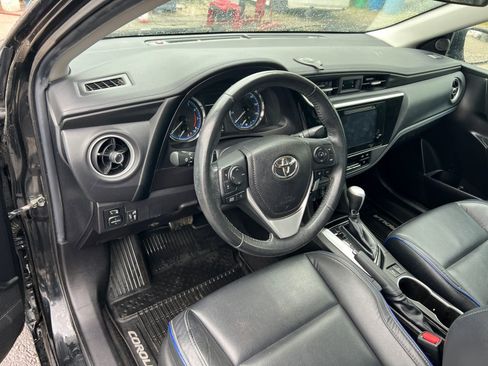 Used 2019 Toyota Corolla XSE FWD image 18