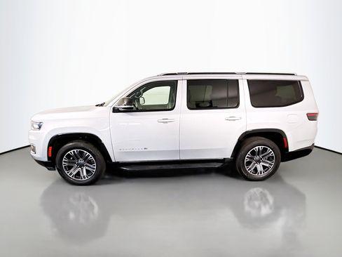 Used 2023 Jeep Wagoneer Series II RWD image 6