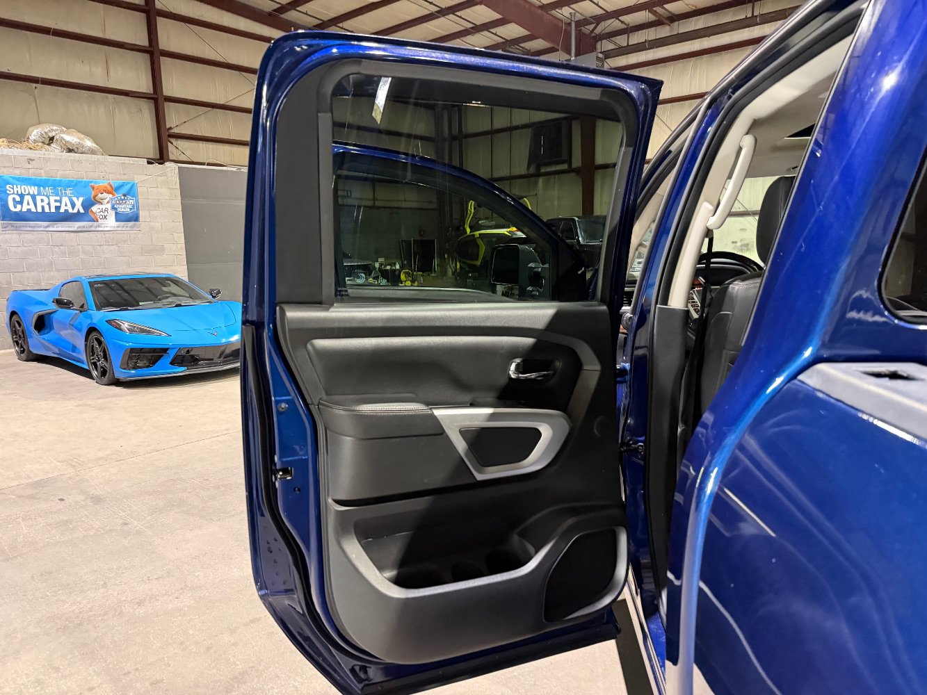 Used 2020 Nissan Titan SL w/ Moonroof Package AWD/4WD image 15