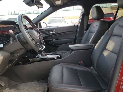 Certified 2025 Chevrolet Trax RS w/ Driver Confidence Package image 18