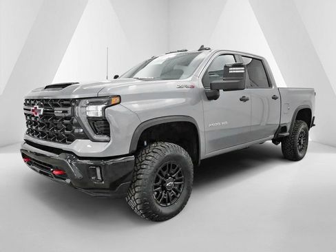 Used 2024 Chevrolet Silverado 2500 ZR2 w/ Technology Package AWD/4WD image 3