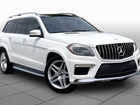 Used 2014 Mercedes-Benz GL 550 4MATIC image 3