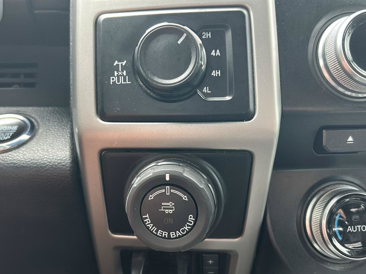 Used 2018 Ford F150 Lariat w/ Equipment Group 502A Luxury AWD/4WD image 17