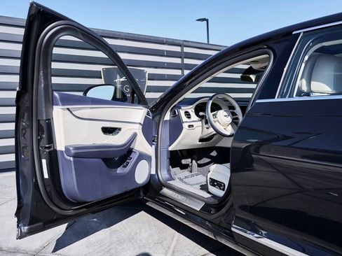 Used 2024 Bentley Flying Spur V8 AWD/4WD image 28