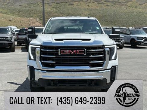 Used 2024 GMC Sierra 3500 SLE w/ SLE Convenience Package AWD/4WD image 9