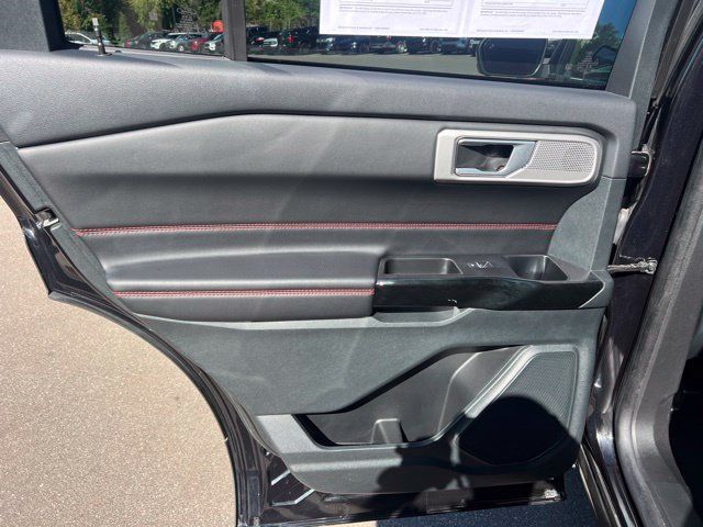 Used 2023 Ford Explorer ST-Line AWD/4WD image 19