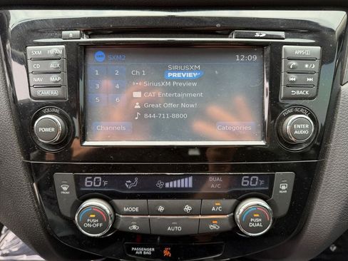 Used 2014 Nissan Rogue SV w/ SV Premium Package AWD/4WD image 19