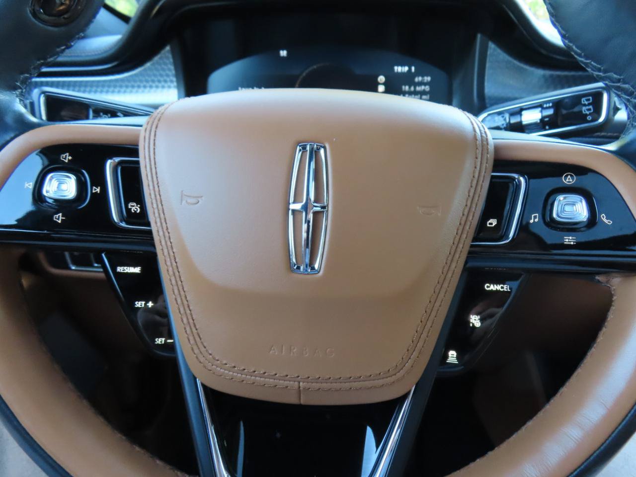 Used 2022 Lincoln Aviator Black Label w/ Dynamic Handling Package AWD/4WD image 29