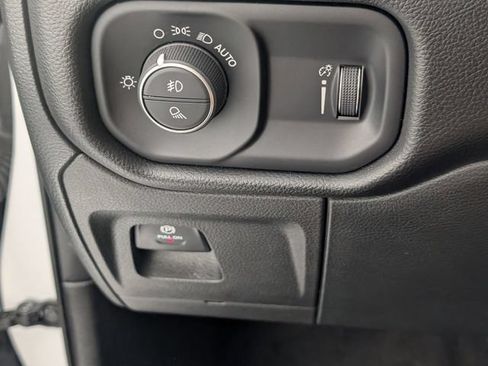 Used 2023 RAM 1500 Big Horn AWD/4WD image 13