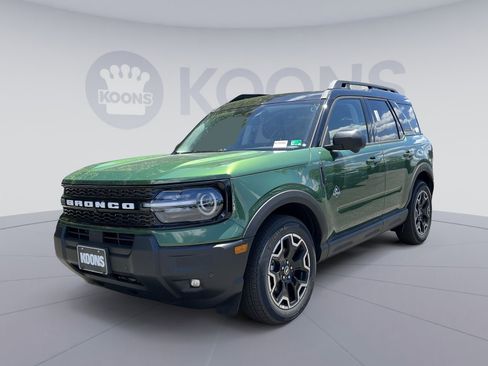 New 2025 Ford Bronco Sport Outer Banks w/ Outer Banks Tech Package+ AWD/4WD image 1
