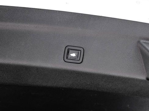 Used 2022 Chevrolet Suburban Premier image 58