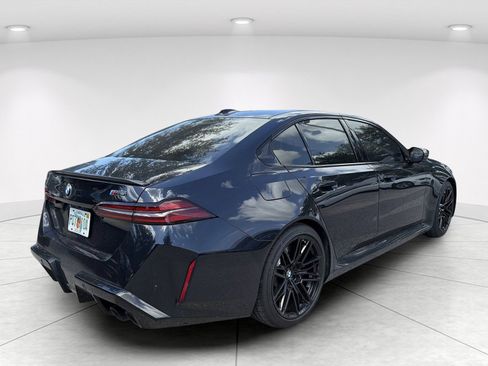 Used 2025 BMW M5 w/ Carbon Package AWD/4WD image 4