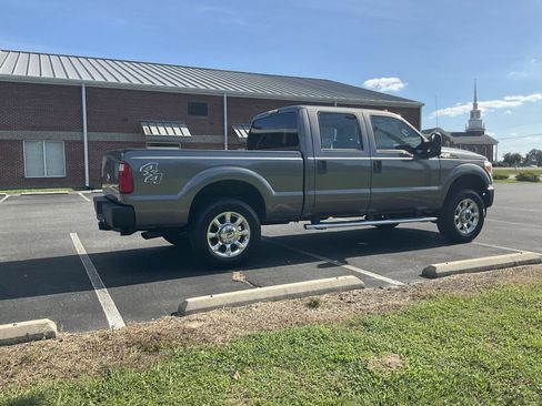 Used 2012 Ford F250 XL w/ Snow Plow Prep Pkg AWD/4WD image 4