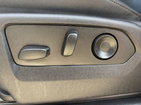 Used 2022 Chevrolet Silverado 1500 LTZ w/ LTZ Convenience Package II image 28