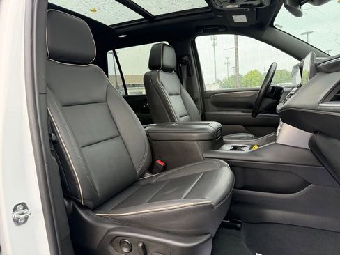 Used 2023 GMC Yukon SLT AWD/4WD image 29