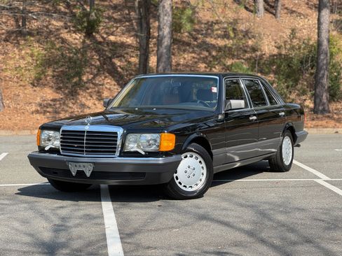 Used 1990 Mercedes-Benz 560 SEL image 1