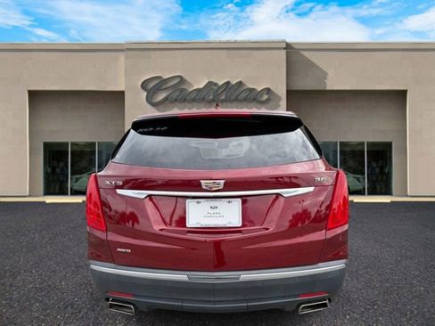 Used 2018 Cadillac XT5 Luxury w/ Driver Awareness Package AWD/4WD image 4