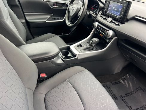 Used 2020 Toyota RAV4 XLE image 16
