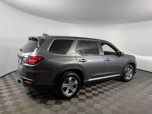 Used 2025 Honda Pilot EX-L image 6