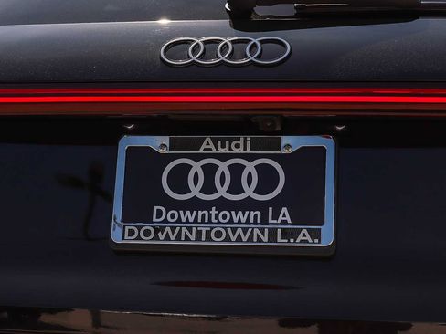 Used 2025 Audi Q5 Premium w/ Convenience Package AWD/4WD image 11
