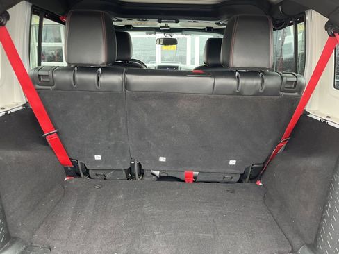Used 2018 Jeep Wrangler Unlimited Rubicon image 42