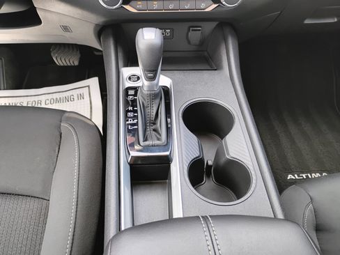 Used 2025 Nissan Altima 2.5 SV FWD image 23