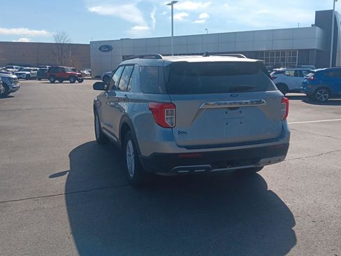 Used 2024 Ford Explorer XLT w/ Equipment Group 202A image 7