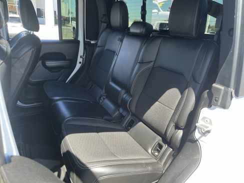 Used 2021 Jeep Gladiator Sport AWD/4WD image 22