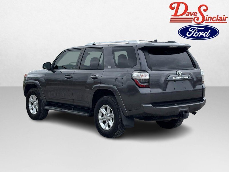 Used 2017 Toyota 4Runner SR5 AWD/4WD image 9