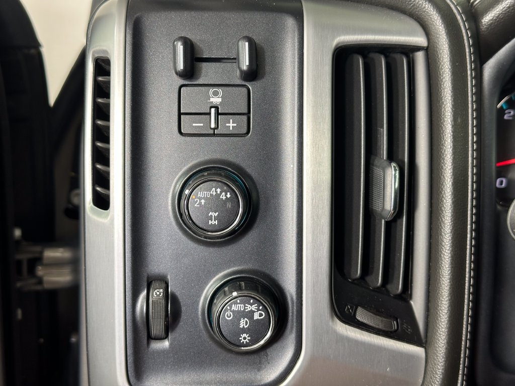 Used 2017 GMC Sierra 1500 SLE w/ SLE Value Package AWD/4WD image 19