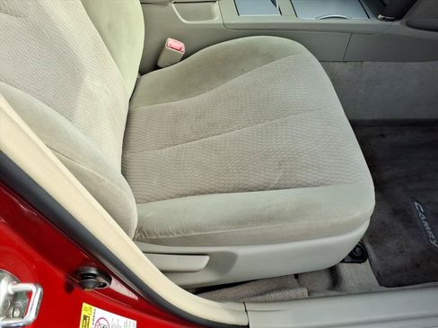 Used 2010 Toyota Camry LE FWD image 18