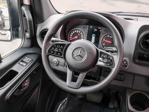 Used 2024 Mercedes-Benz Sprinter 2500 image 17