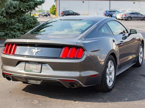 Used 2016 Ford Mustang Coupe RWD image 9