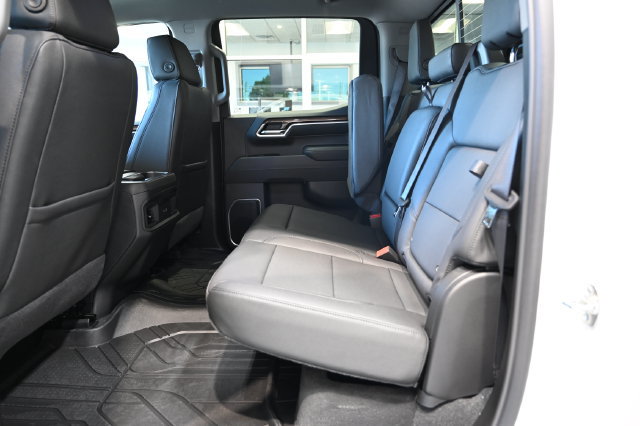 New 2026 Chevrolet Silverado 1500 RST w/ Redline Edition AWD/4WD image 14