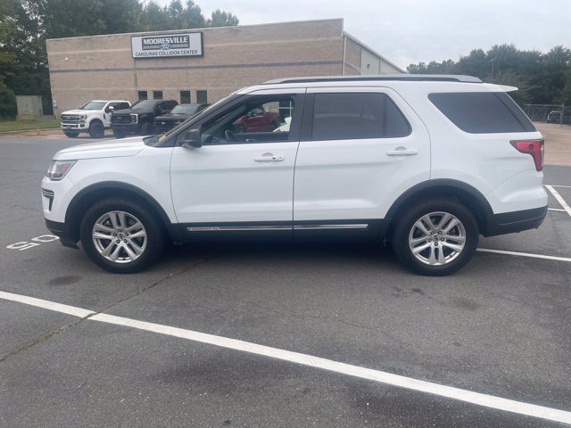 Used 2019 Ford Explorer XLT AWD/4WD image 2