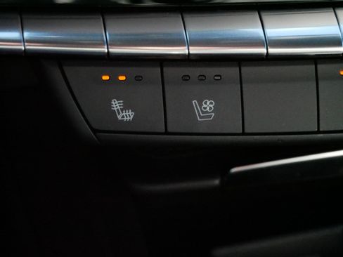 Certified 2025 Cadillac XT4 Sport image 27