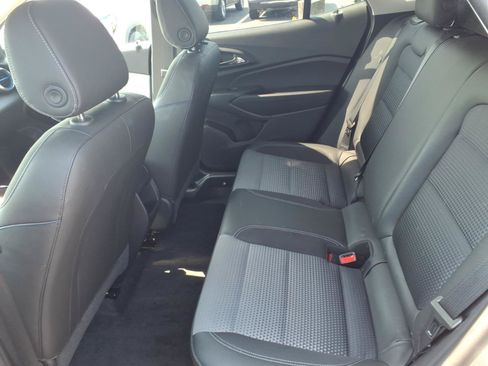 Used 2025 Chevrolet Trax LT w/ Driver Confidence Package FWD image 25