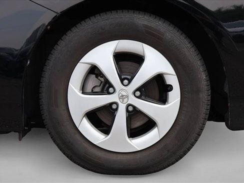 Used 2013 Toyota Prius Two FWD image 9