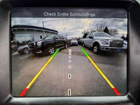 Used 2018 Jeep Cherokee Latitude Plus w/ Cold Weather Group image 15