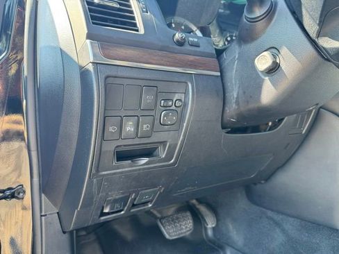 Used 2016 Toyota Land Cruiser AWD/4WD image 32