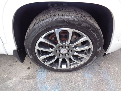 Used 2020 GMC Acadia Denali w/ Trailering Package image 8