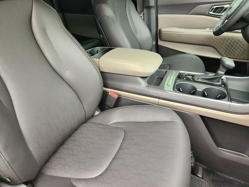 New 2026 Kia Carnival EX FWD image 11