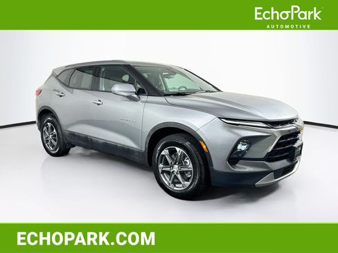Used 2026 Chevrolet Blazer LT FWD image 1
