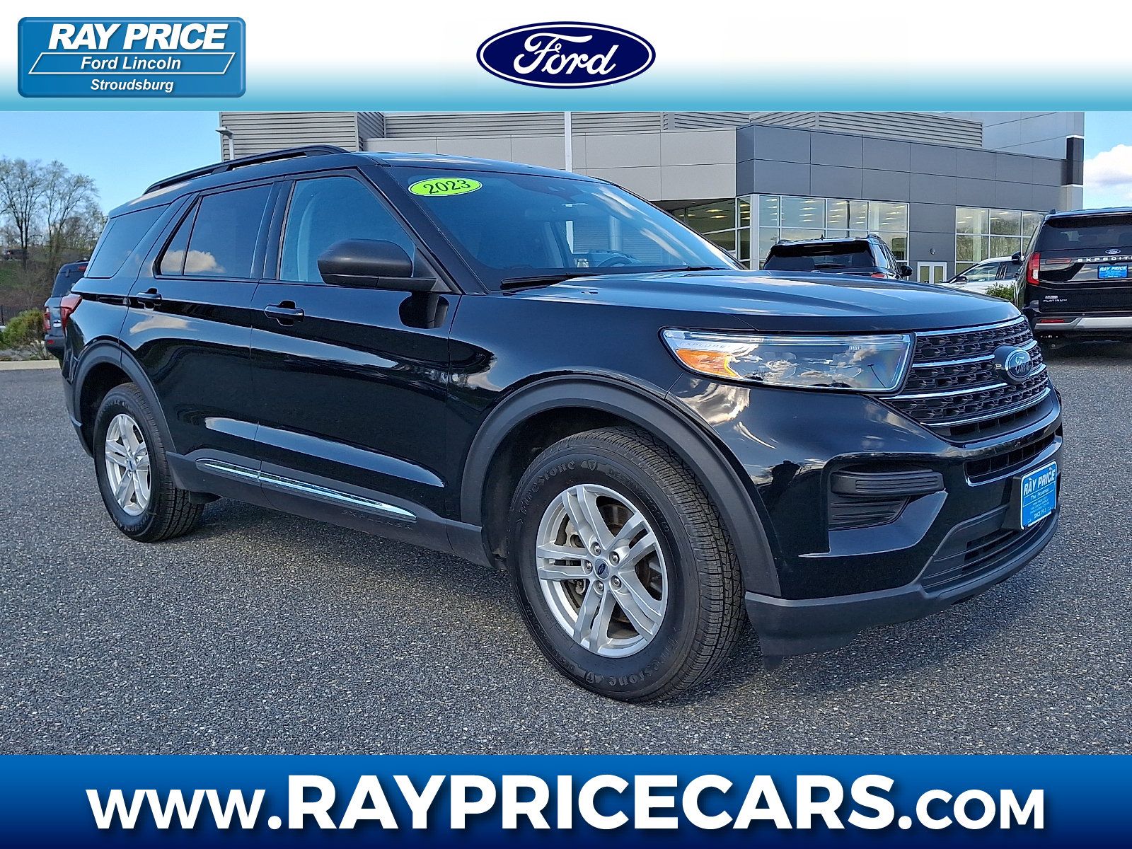 Used 2023 Ford Explorer XLT AWD/4WD image 1