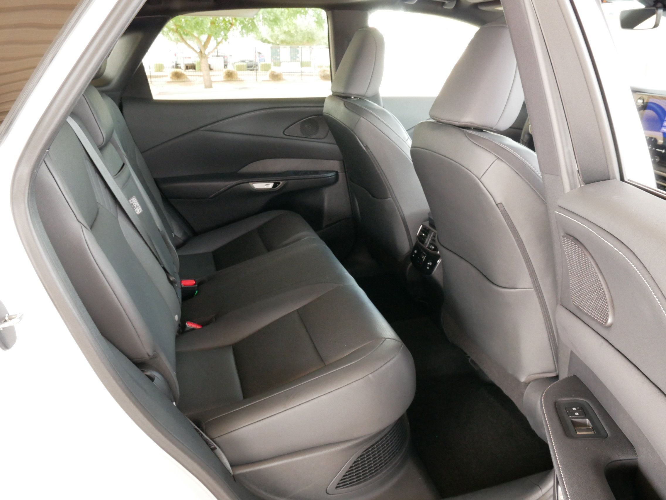 Used 2025 Lexus RX 350h w/ Convenience Package AWD/4WD image 16